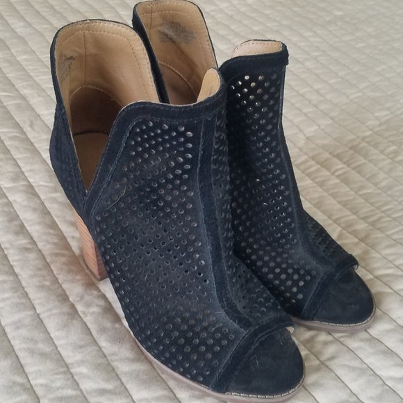 Lucky Brand Peep Toe Perforated Black Suede Booties - 7.5 - Picture 3 of 6